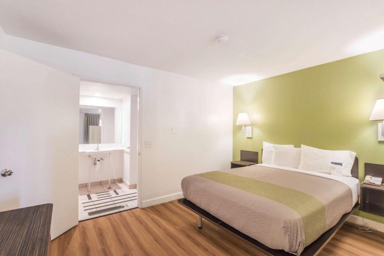 Motel 6 Hemet Dış mekan fotoğraf