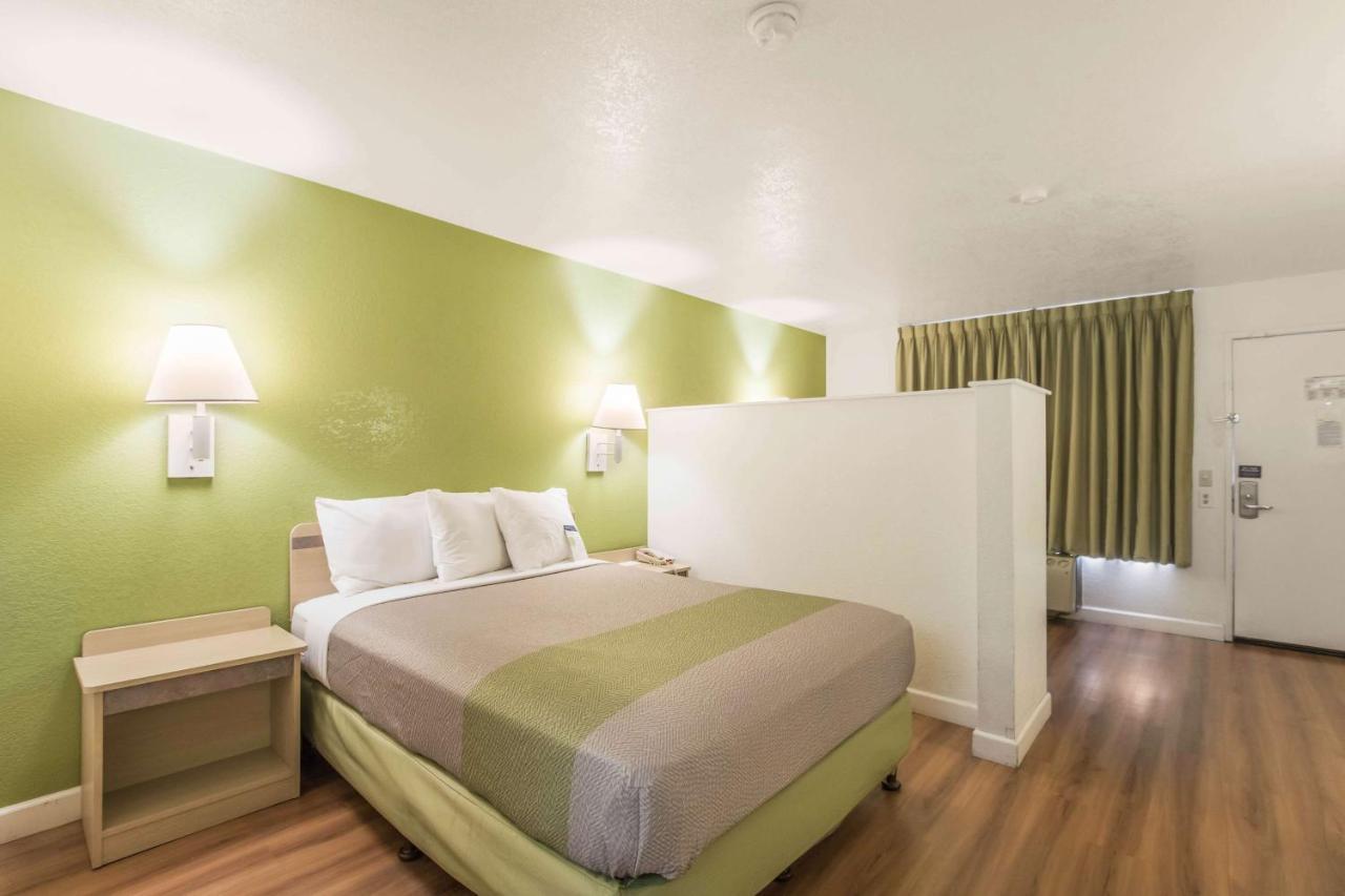 Motel 6 Hemet Dış mekan fotoğraf
