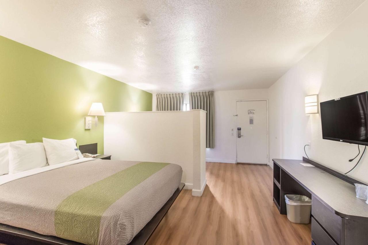 Motel 6 Hemet Dış mekan fotoğraf