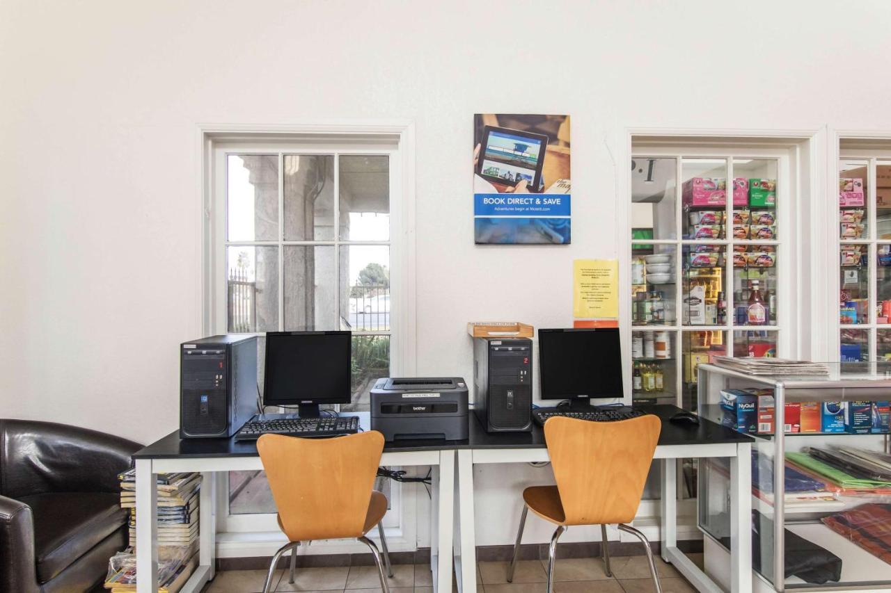 Motel 6 Hemet Dış mekan fotoğraf