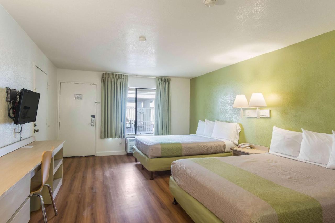 Motel 6 Hemet Dış mekan fotoğraf