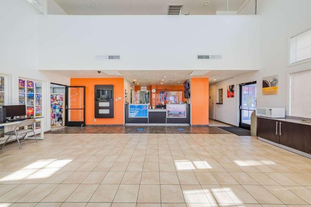 Motel 6 Hemet İç mekan fotoğraf