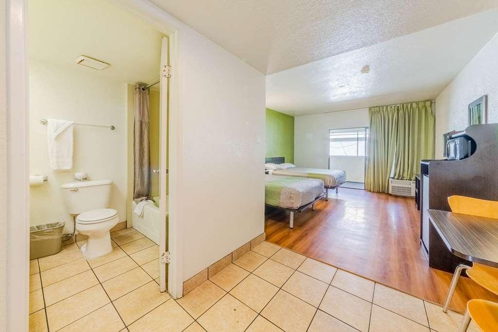 Motel 6 Hemet Oda fotoğraf