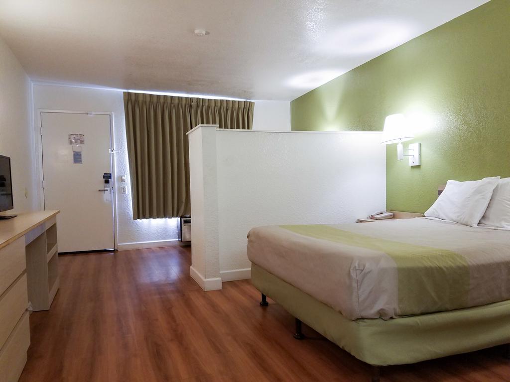 Motel 6 Hemet Dış mekan fotoğraf