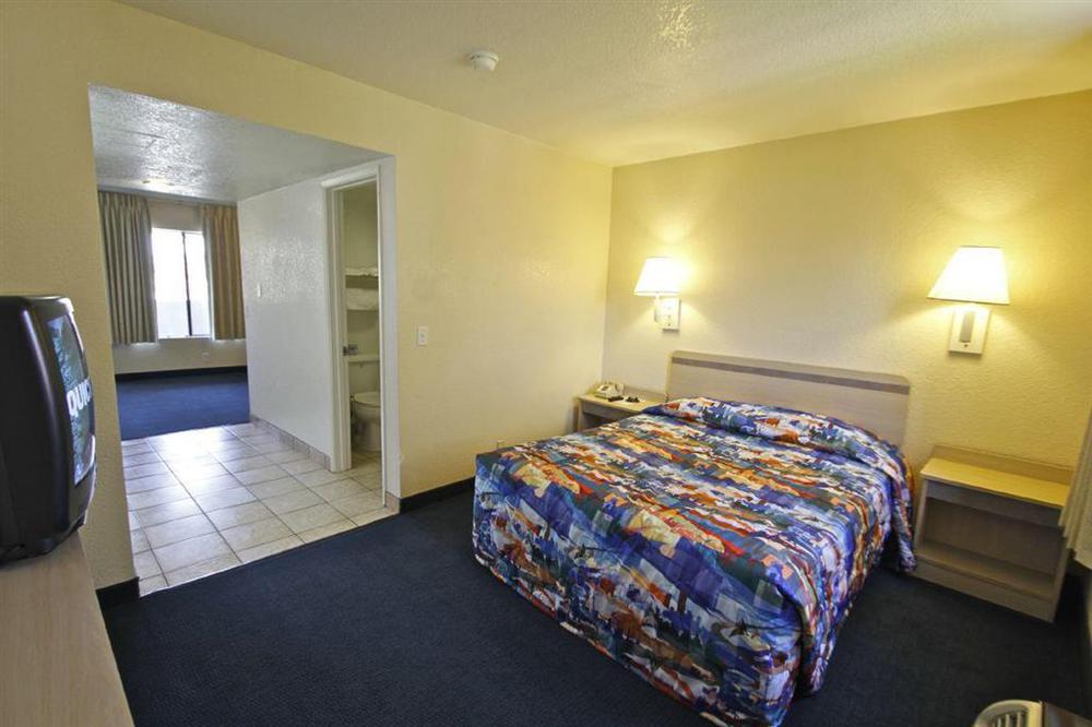 Motel 6 Hemet Oda fotoğraf