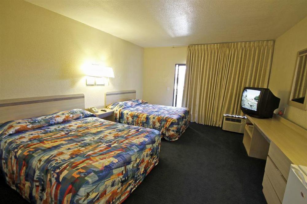 Motel 6 Hemet Oda fotoğraf